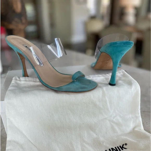 Manolo Blahnik Turquoise suede toe-ring heels, size 36 / 6 - Picture 5 of 8